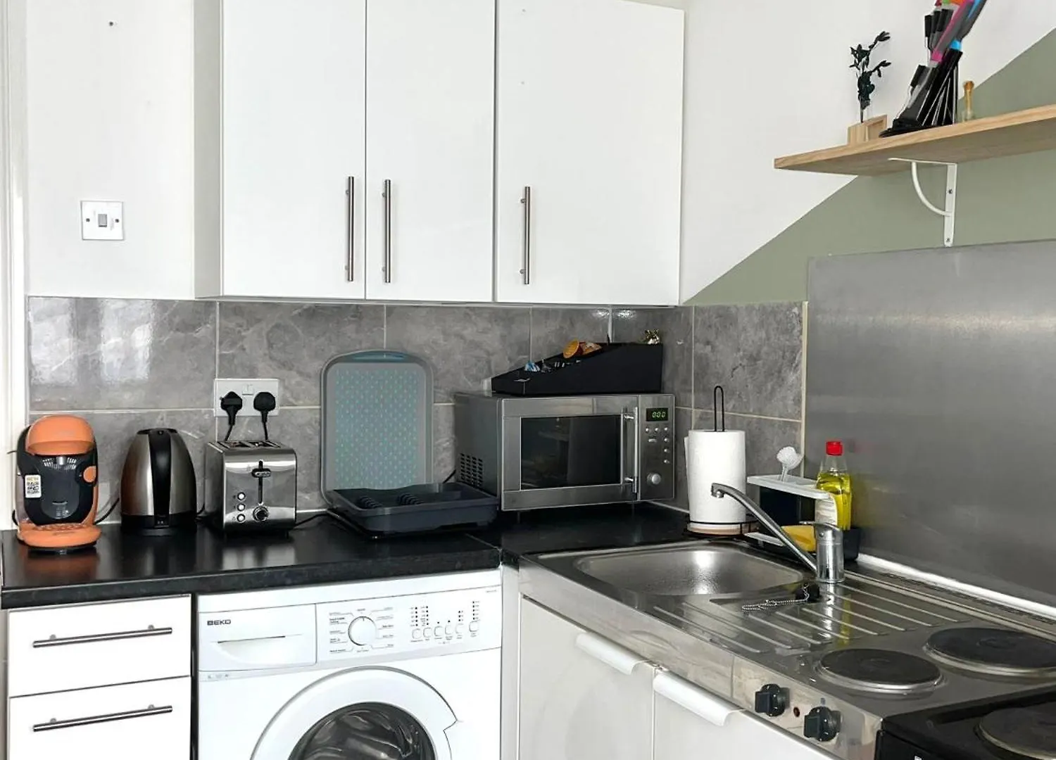 Comfortable And Convenient 1-Bed Apart In Romford 0*,  United Kingdom