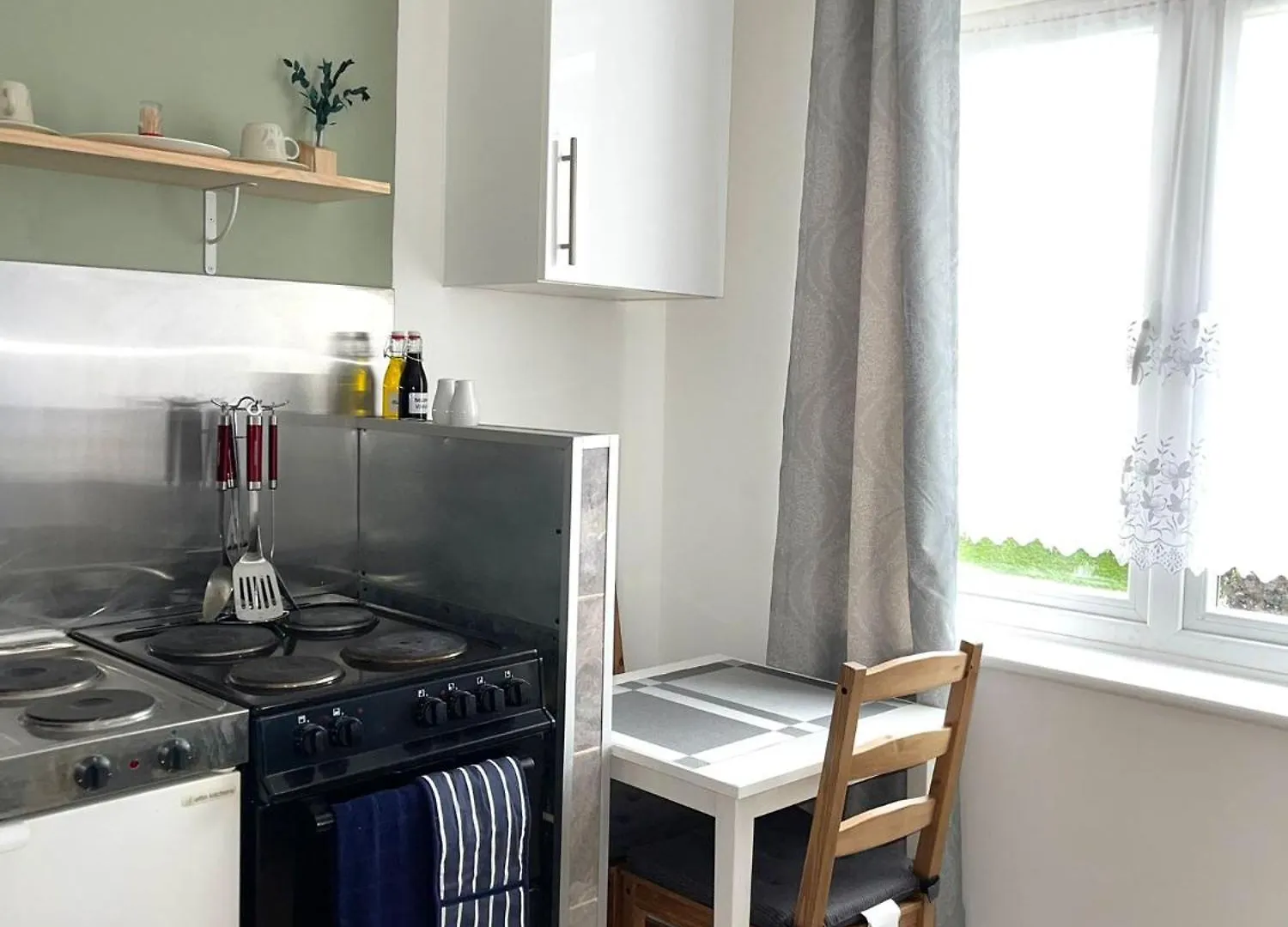Apartment Comfortable And Convenient 1-Bed Apart In Romford